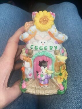 Vintage 2002 ceramic Easter house
